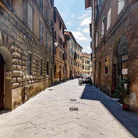 Charme Centro Storico Apartamento Siena Exterior foto