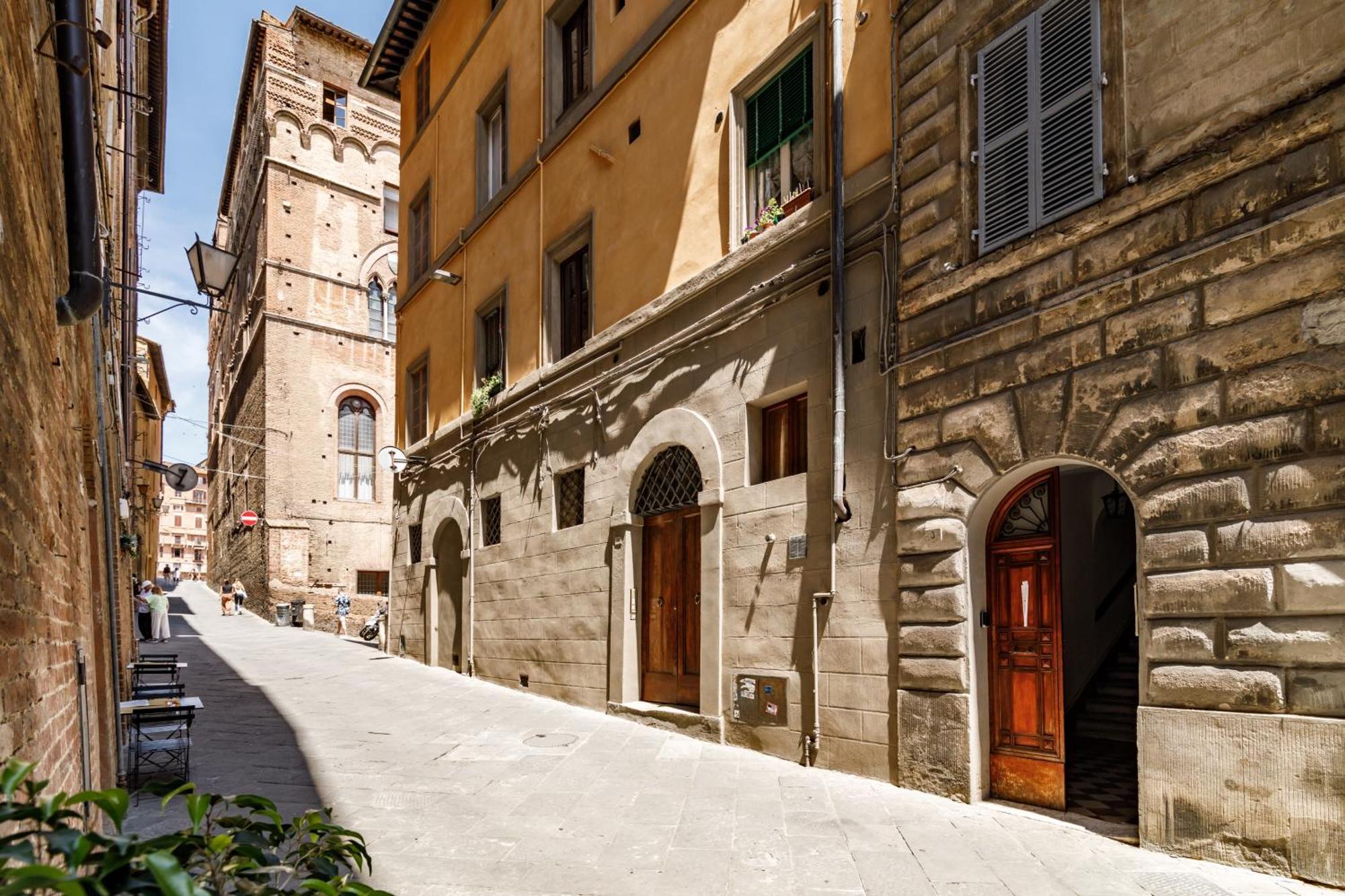 Charme Centro Storico Apartamento Siena Exterior foto