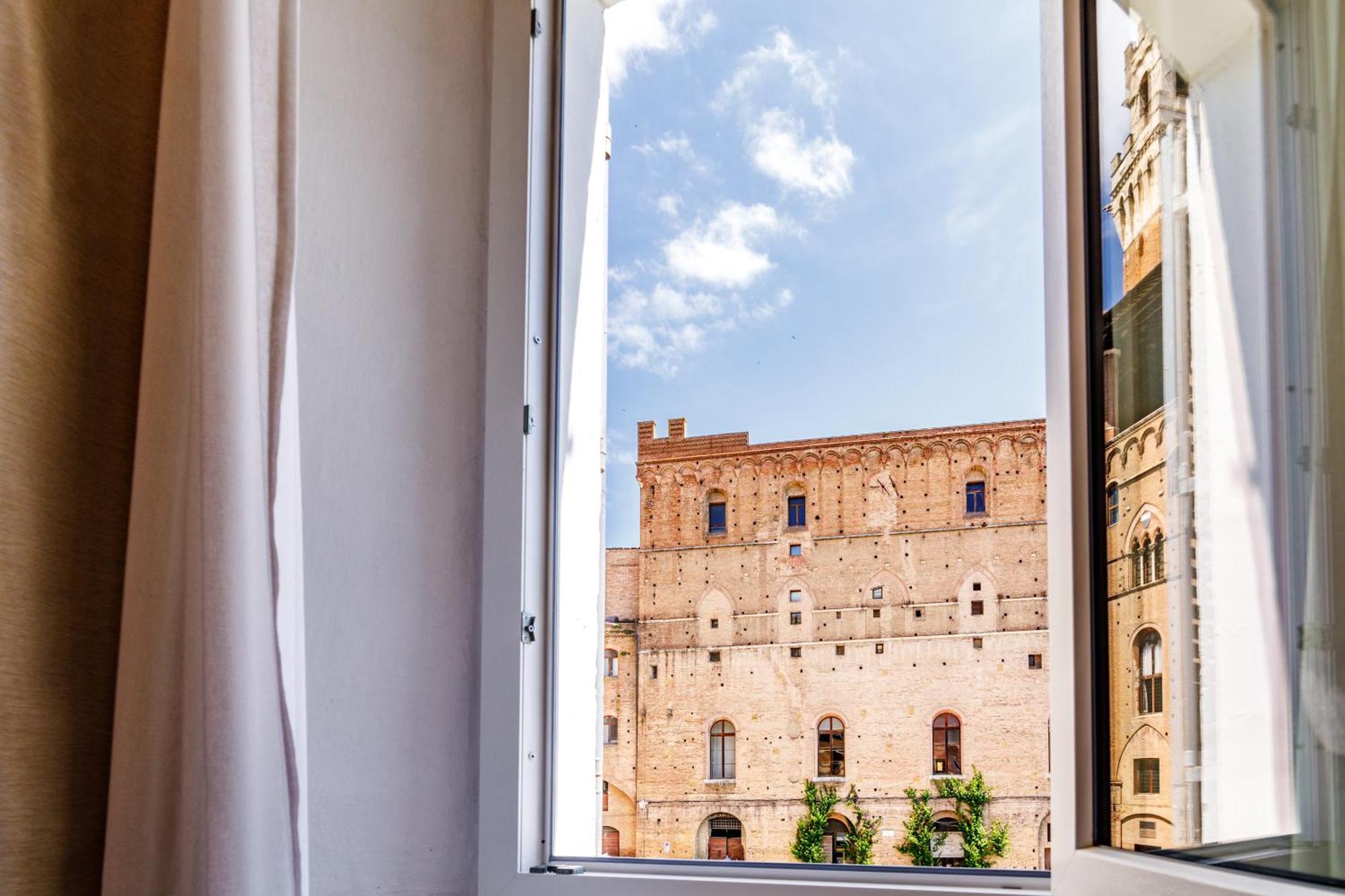 Charme Centro Storico Apartamento Siena Exterior foto