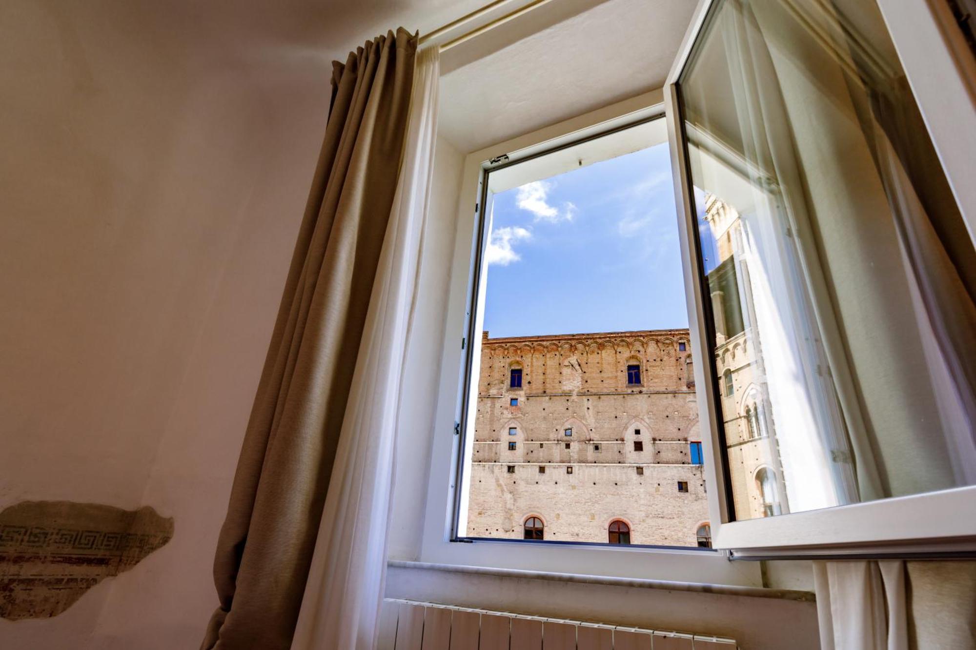 Charme Centro Storico Apartamento Siena Exterior foto